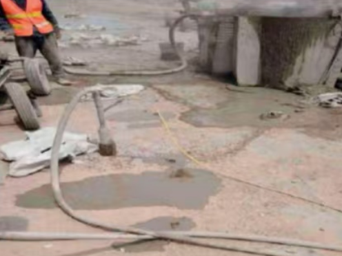 安次水泥混凝土路面板底注浆技术 路面脱空注浆整治方案